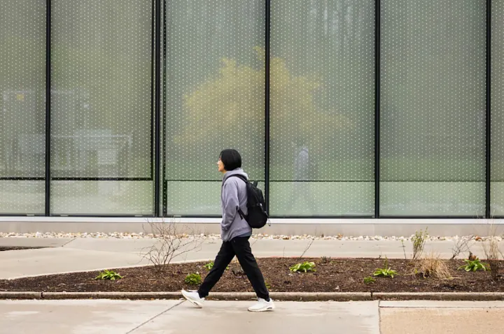 زلزله در مسیر مهاجرت تحصیلی به کانادا؛ ۱۷۸ رشته حذف شدند